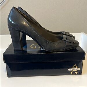 Andrew Geller Women's Nadine Dark Grey Heels Size 11